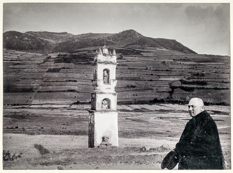 Alsószalók (Nižný Slavkov, Szlovákia), Emlékoszlop az országút mentén, 1904 (MÉM MDK Fotótár, ltsz. 010.027P)