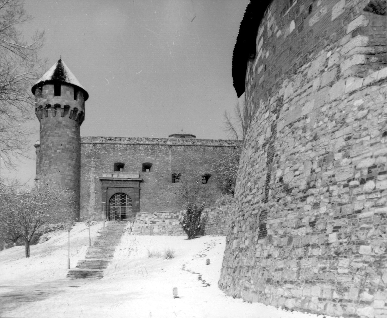 Budapest, I. Királyi Palota, Buzogánytorony, Mihalik Tamás felvétele, 1993 (ltsz. 152.705jN)