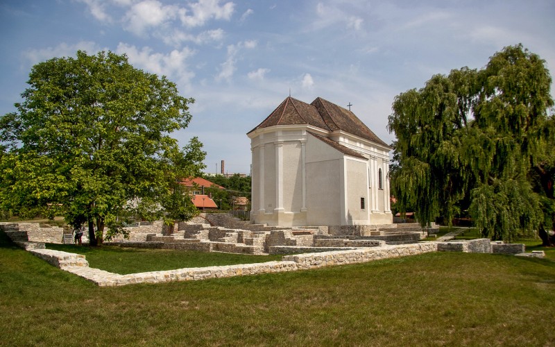 A veszprémvölgyi ún. Jezsuita templom és az apácakolostor romjai (MÉM MDK Fotótár)