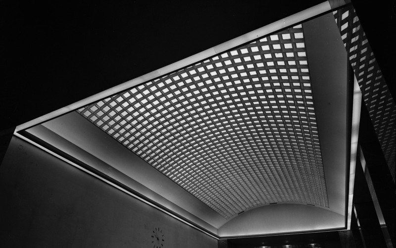 Bp. V. Károly krt. 10., egykori Nemzeti Takarékpénztár, ügyféltér felülvilágítója, 1942 körül (ltsz. 092.237N)