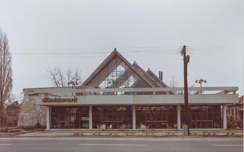 Hejhál Éva: Delta Étterem, Siófok. 1968. Forrás: M. Hejhál Éva Ybl-mappája, MÉM MDK Magyar Építészeti Múzeum