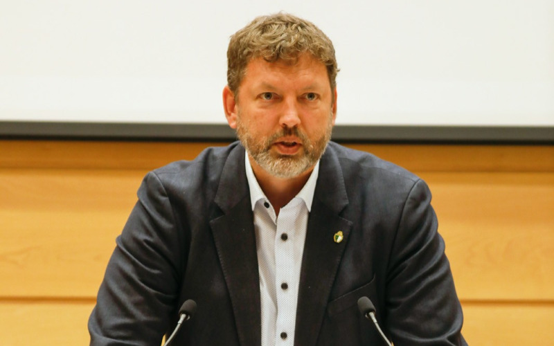 Dr. Almássy Kornél