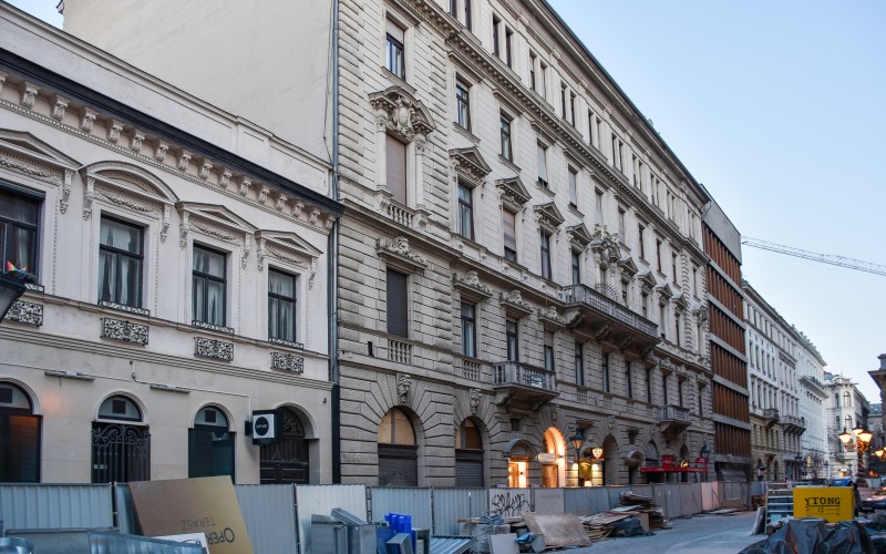 18_Hajós_utca_13_15