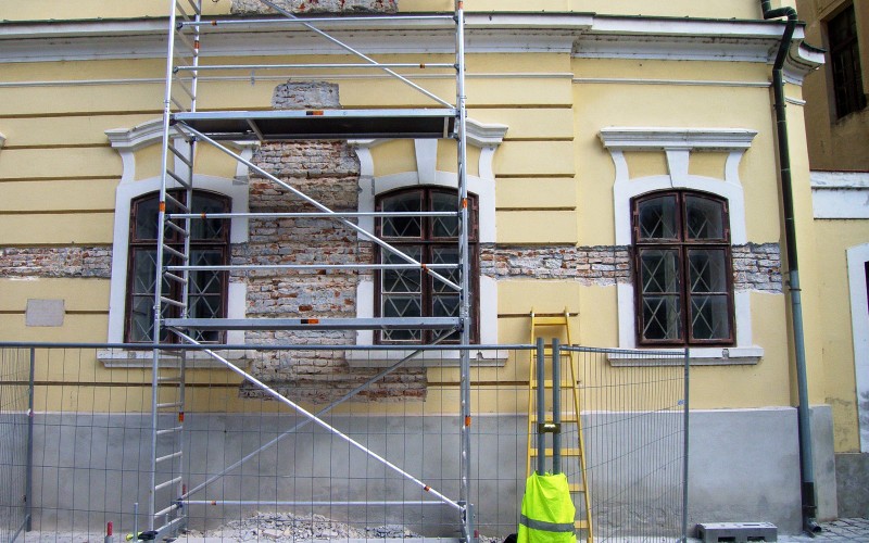 Az utcai homlokzat, a kutatás idején (Fülöp András)
