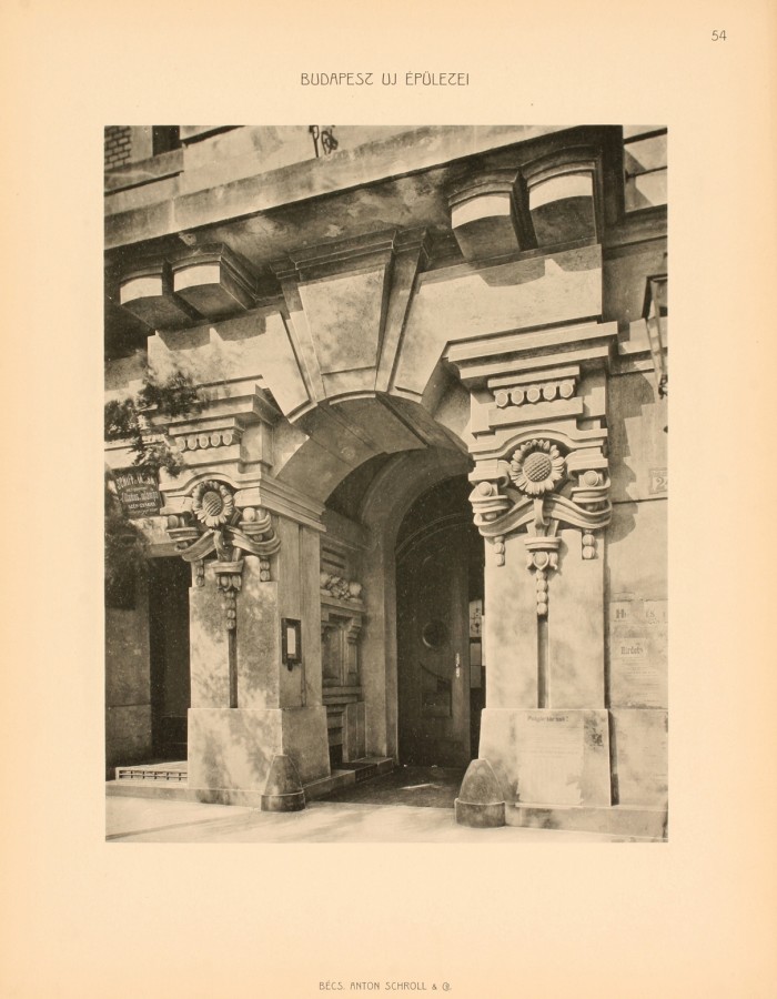 Budapest (V. ker.), Belgrád rakpart 24. – Riva József építész, 1907. Főbejárat, kapualj