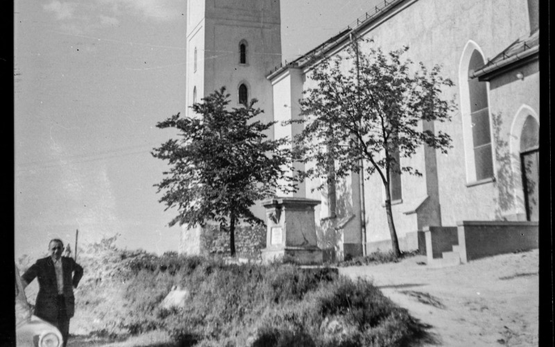 Möller Károly tervezte akasztói római katolikus templom külső. 1960. MÉM MDK Fotótár, ltsz. 052. 991bN