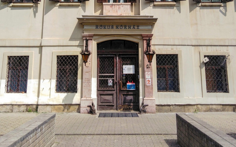 Szent Rókus Kórház bejárata, fotó: Dávid Eszter