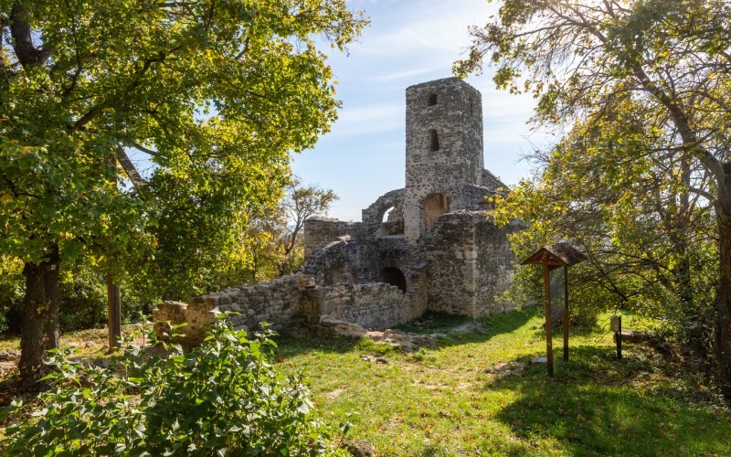 Balatoncsicsó, Szent Balázs-templomrom  fotó: Hack Róbert