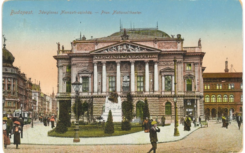 A színház főhomlokzata. Neumann M. kiadása, 1914.