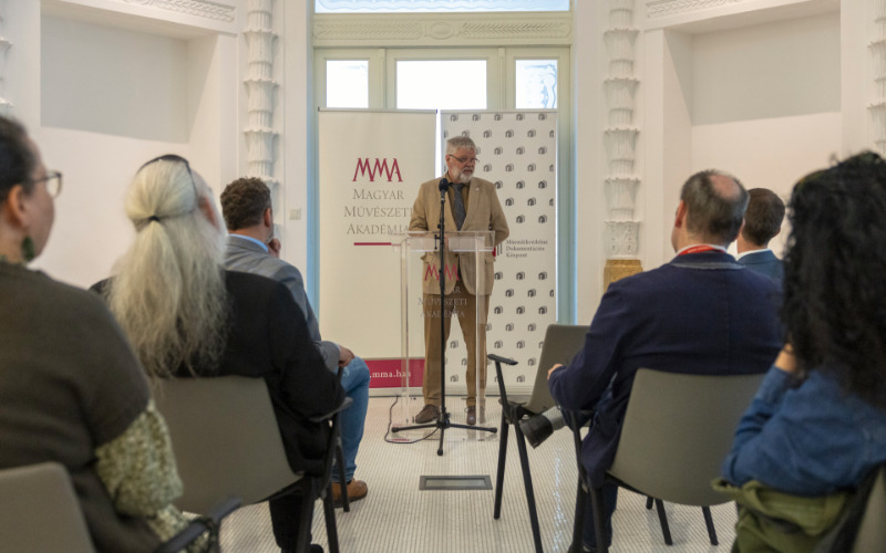 Turi Attila, az MMA elnöke a topográfiai kötetek bemutatóján az MMA irodaházában 2026. március 25-én