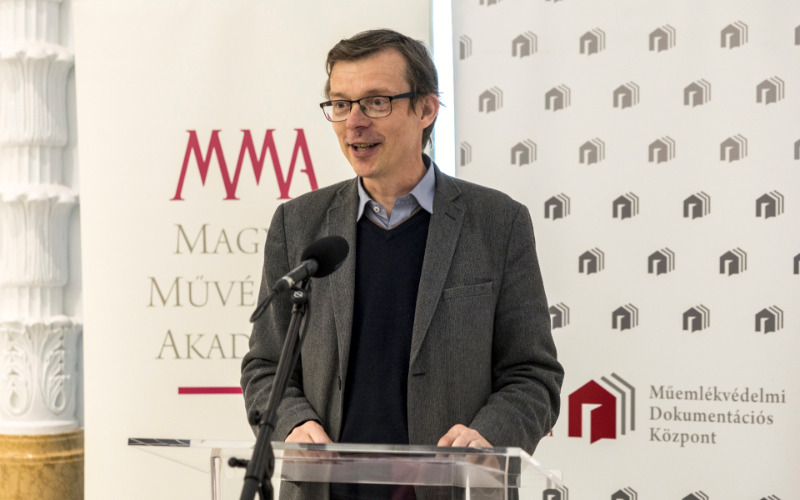 Dr. Szakács Béla Zsolt, a Pázmány Péter Katolikus Egyetem művészettörténeti tanszékének vezetője 