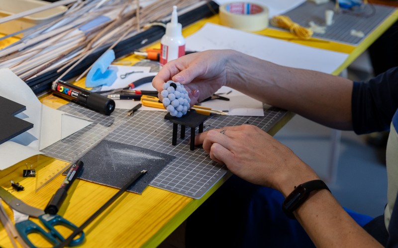 _VP_0699_Workshop illusztráció_Szék Bármiből ws