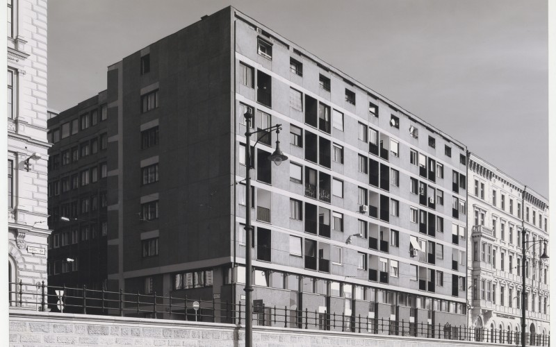 A Mühlbacher Istvánnal közösen tervezett Széchenyi rakparti OTP-lakóház (1958-1961), korabeli fénykép