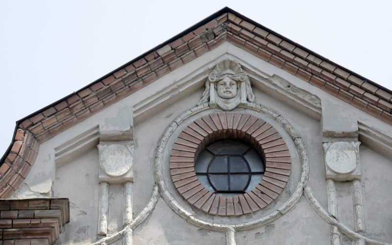 Ujvidek_Tominpalota_oromfal